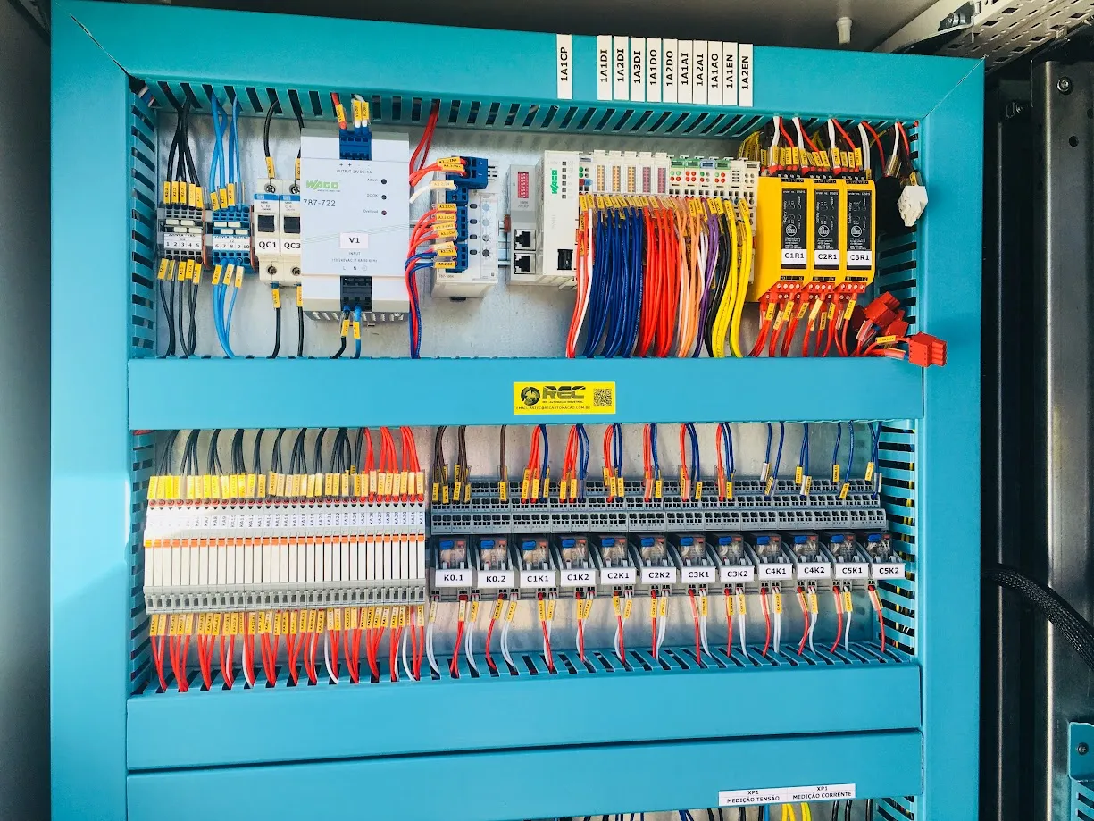 Painéis Elétricos e Pneumáticos